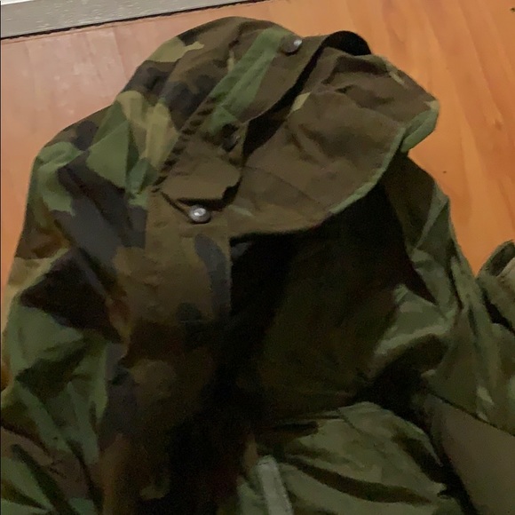 Authentic US ARMY ALL TERRAIN HOODED 3/4  camo jkt - Picture 7 of 8